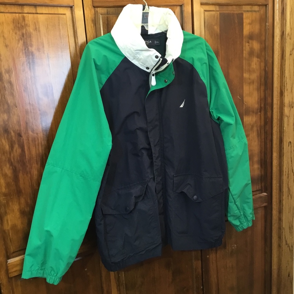 Nautica man’s light jacket, size XXL, NWOT, hood, water resistant large pockets